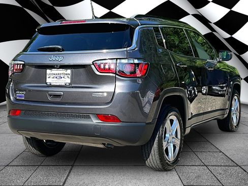 Used 2023 Jeep Compass Latitude AWD/4WD image 2
