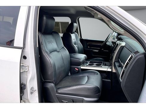 Used 2015 RAM 3500 Laramie AWD/4WD image 49