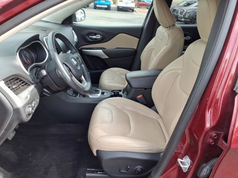 Used 2018 Jeep Cherokee Limited w/ Technology Group FWD image 12