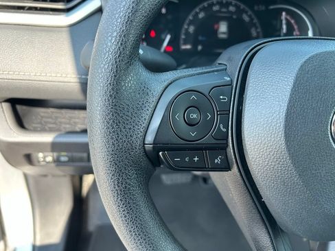 Used 2025 Toyota RAV4 LE AWD/4WD image 14