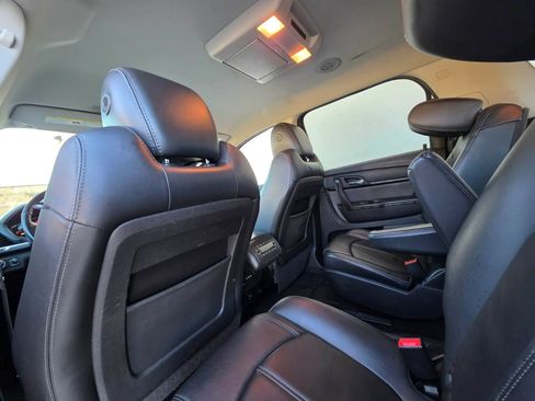Used 2017 GMC Acadia Limited SLT image 12