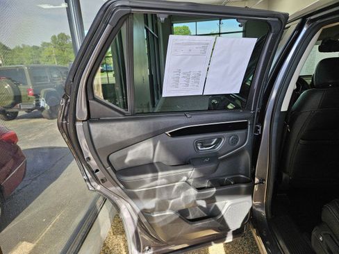 Used 2025 Honda Pilot EX-L image 16