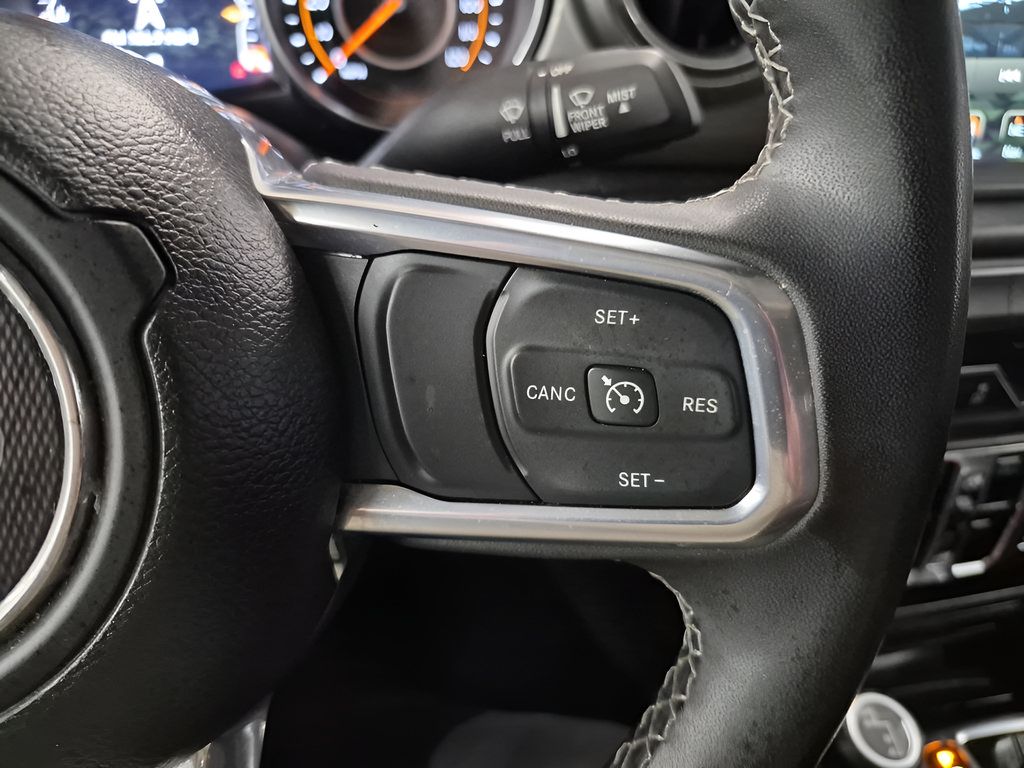 Used 2023 Jeep Gladiator Overland AWD/4WD image 21