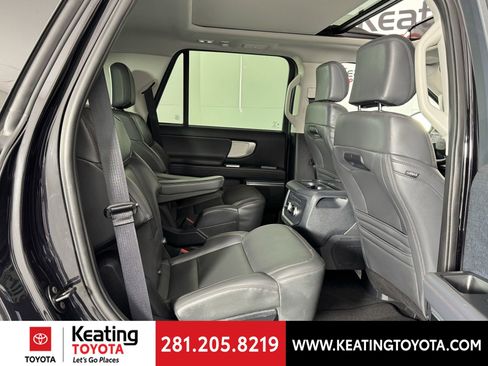 Used 2025 Ford Expedition Active image 18