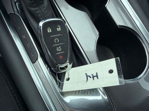 Used 2017 Chevrolet Malibu LT FWD image 29