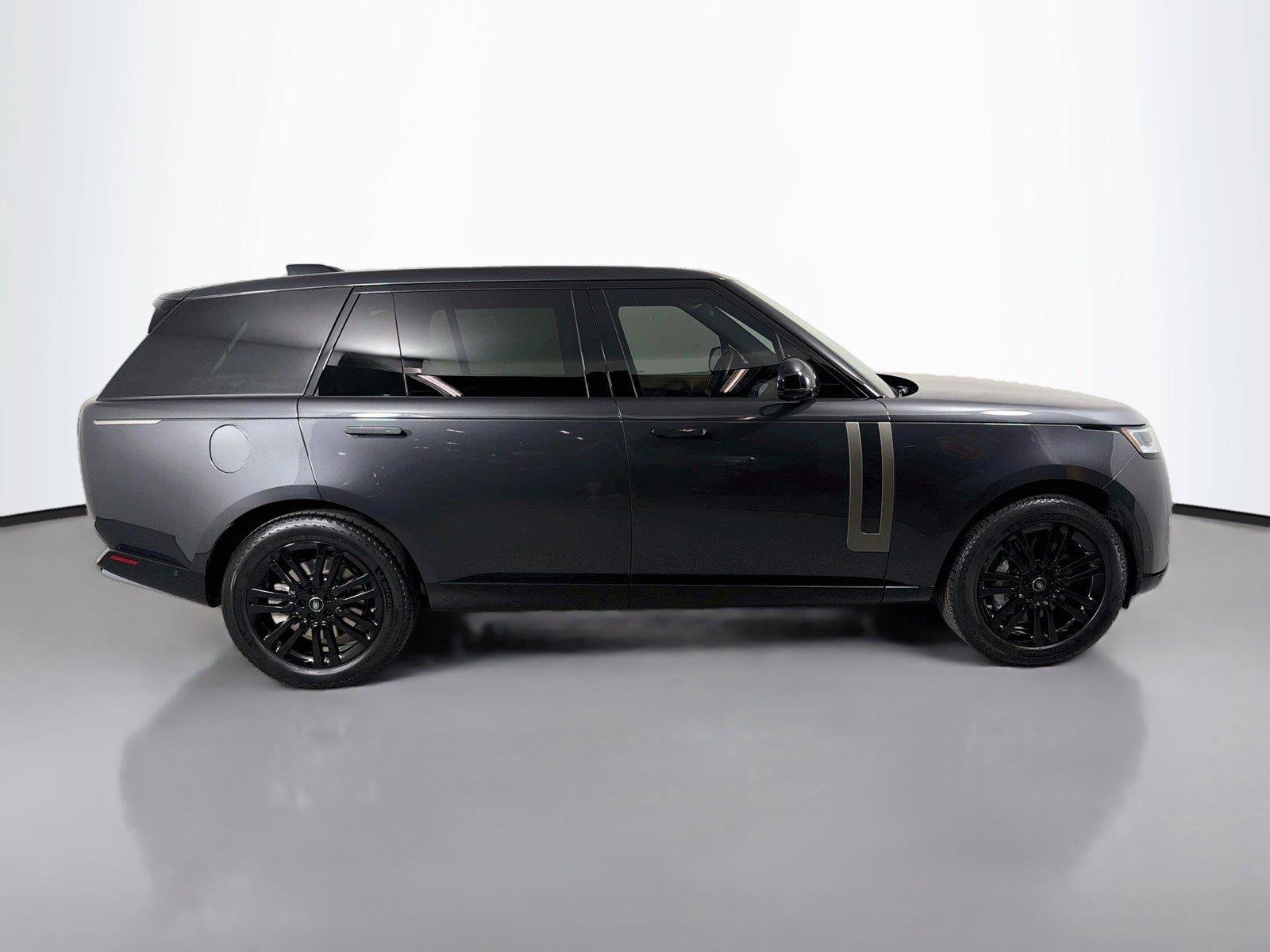 Used 2024 Land Rover Range Rover Long Wheelbase SE AWD/4WD image 4
