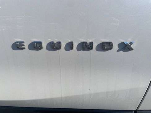 Used 2022 Chevrolet Equinox LT image 9