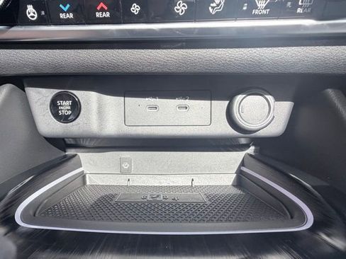 Certified 2025 Nissan Rogue SL w/ SL Premium Package image 16