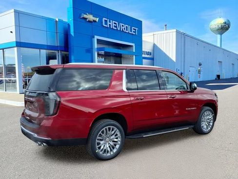 New 2026 Chevrolet Suburban Premier w/ Sun And Tow Package AWD/4WD image 3