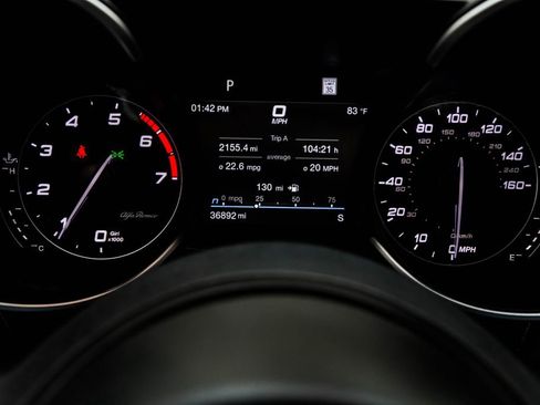 Used 2023 Alfa Romeo Giulia Veloce image 37