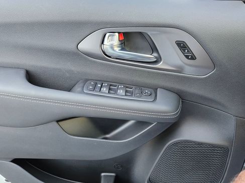 New 2026 Chrysler Pacifica Select image 29