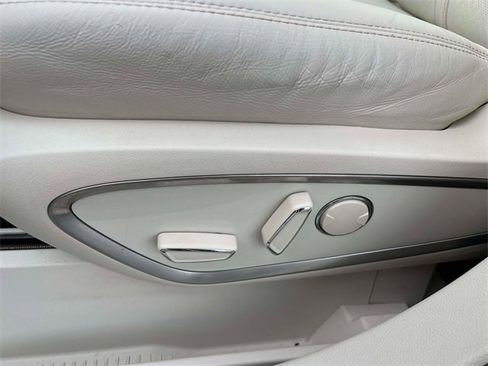 Used 2016 Lincoln MKX Black Label w/ Climate Package image 31