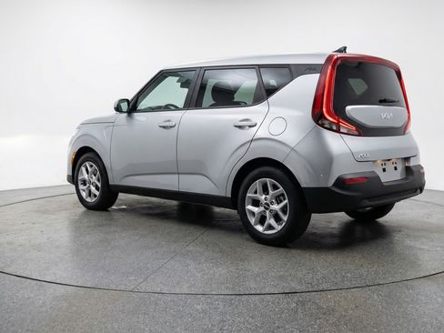 Used 2025 Kia Soul LX w/ LX Technology Package image 6