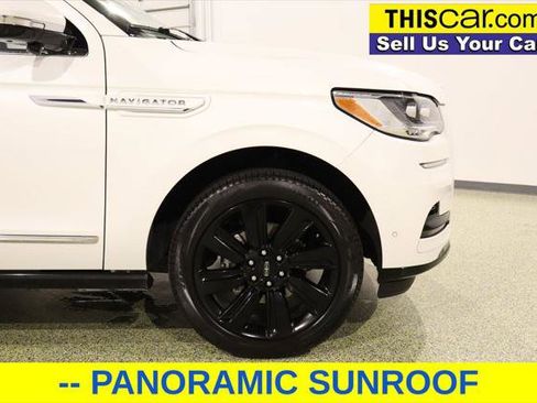 Used 2022 Lincoln Navigator Reserve image 10