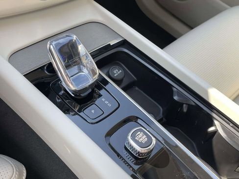 Used 2023 Volvo XC60 T8 Ultimate w/ Protection Package Premier image 26