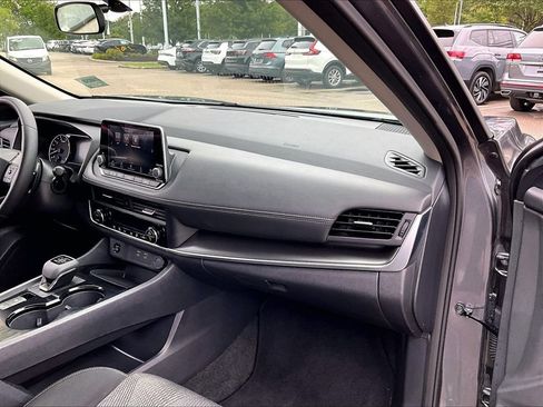 Certified 2026 Nissan Rogue SV AWD/4WD image 13