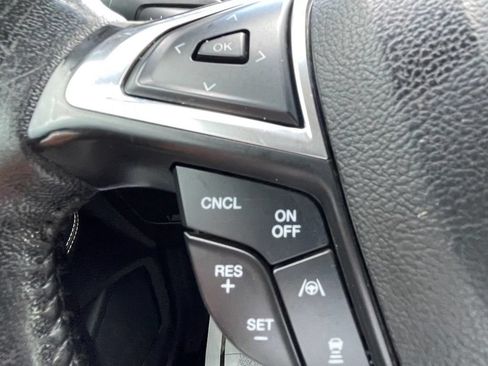 Used 2019 Ford Edge Titanium FWD image 18