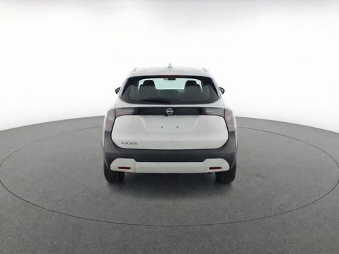 Used 2025 Nissan Kicks SV image 7