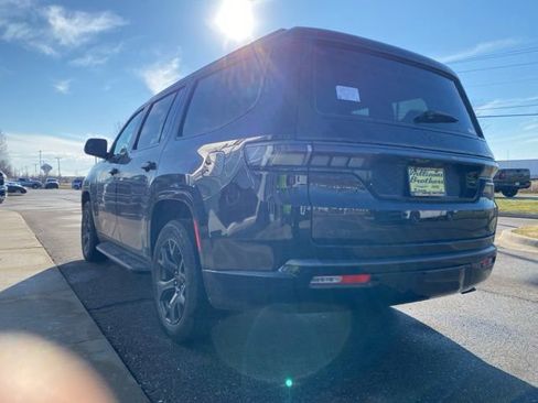 New 2026 Jeep Grand Wagoneer Limited w/ 8-Passenger Seating Package AWD/4WD image 7