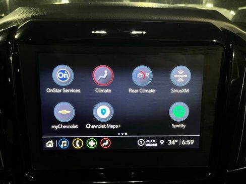 Used 2023 Chevrolet Traverse LT image 30