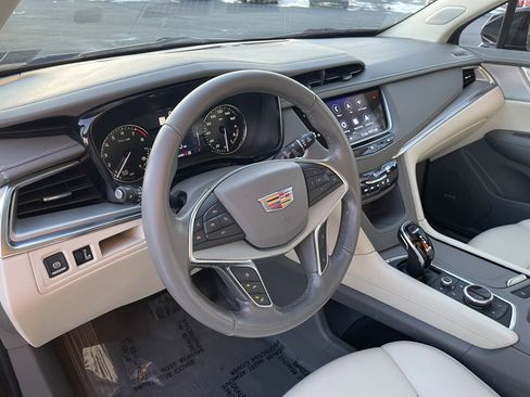 Used 2020 Cadillac XT5 Premium Luxury image 18