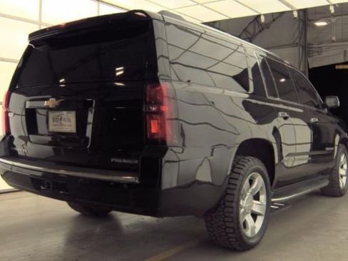 Used 2019 Chevrolet Suburban Premier image 4