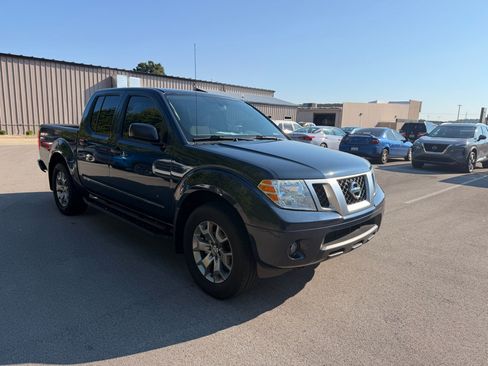 Certified 2021 Nissan Frontier SV AWD/4WD image 3