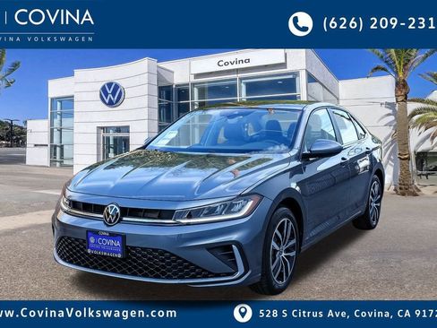 New 2026 Volkswagen Jetta SE image 3