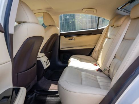 Used 2017 Lexus ES 350 w/ Luxury Package FWD image 14