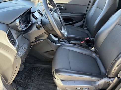 Certified 2022 Chevrolet Trax LT w/ Sport Edition FWD image 20