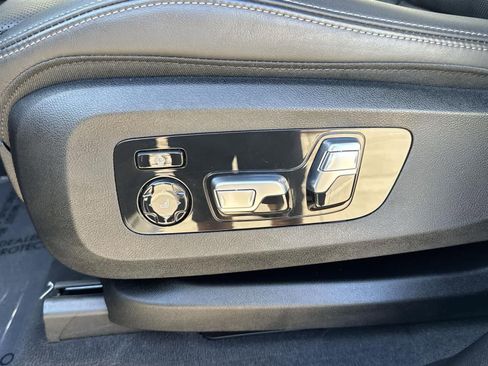 Used 2024 BMW X5 xDrive50e image 24