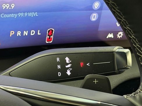 Certified 2025 Buick Enclave Preferred image 46