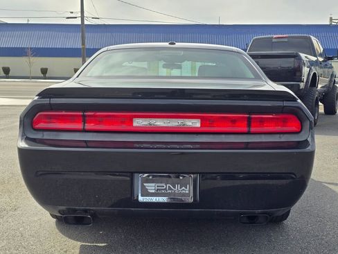 Used 2009 Dodge Challenger R/T image 7