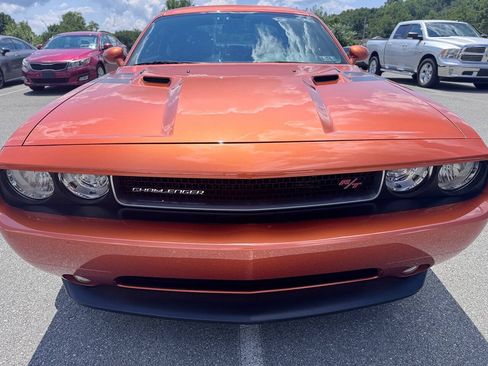 Used 2011 Dodge Challenger R/T RWD image 2