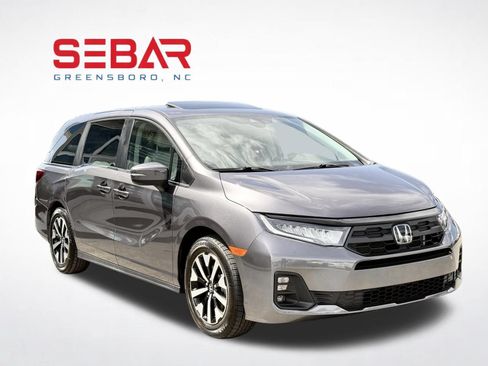 Used 2025 Honda Odyssey EX-L image 4