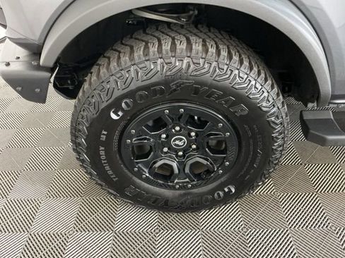 Used 2023 Ford Bronco Wildtrak image 32