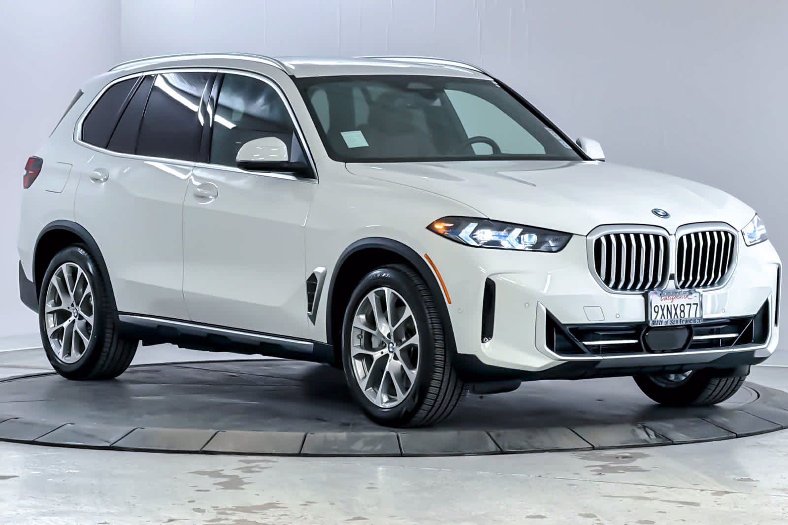 Used 2026 BMW X5 xDrive50e w/ Executive Package AWD/4WD image 9