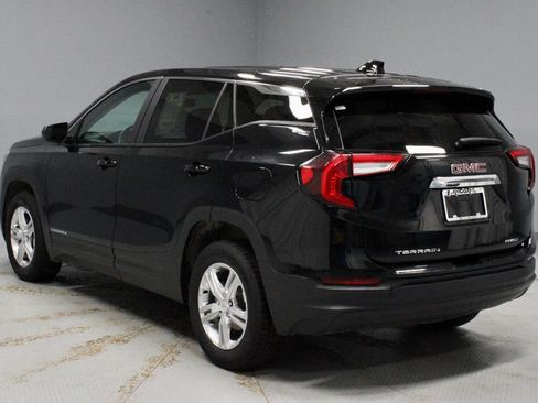 Used 2024 GMC Terrain SLE AWD/4WD image 8