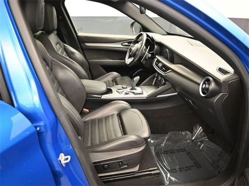 Used 2022 Alfa Romeo Stelvio Veloce image 24
