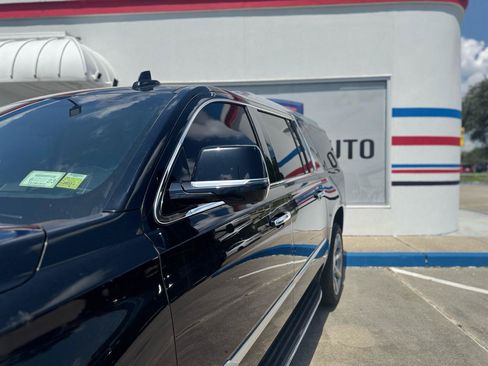 Used 2019 Cadillac Escalade ESV Luxury AWD/4WD image 6