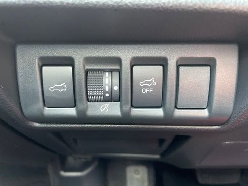 Used 2025 Subaru Outback Limited AWD/4WD image 24