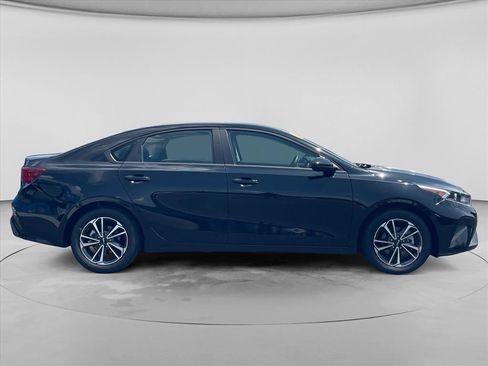 Used 2024 Kia Forte LXS FWD image 8