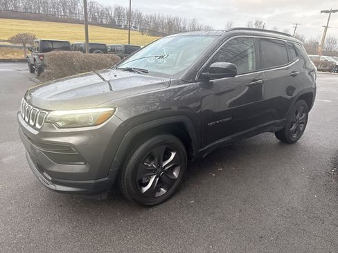 Used 2022 Jeep Compass Latitude w/ Sun and Sound Group image 8