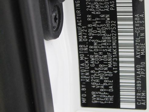 Used 2021 Toyota Camry XLE w/ Navigation Upgrade Package image 18