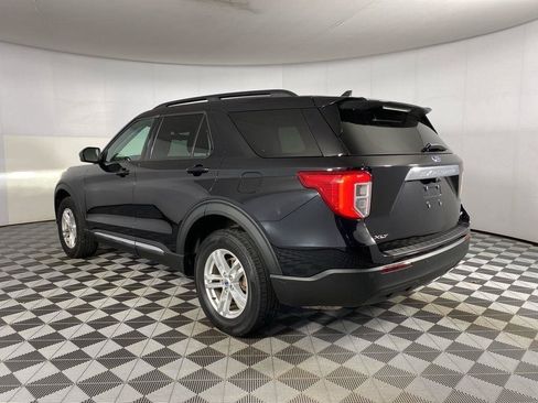 Used 2023 Ford Explorer XLT AWD/4WD image 9