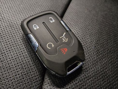 Used 2024 GMC Terrain SLT AWD/4WD image 32