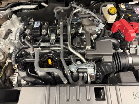 Used 2026 Nissan Kicks SR FWD image 28