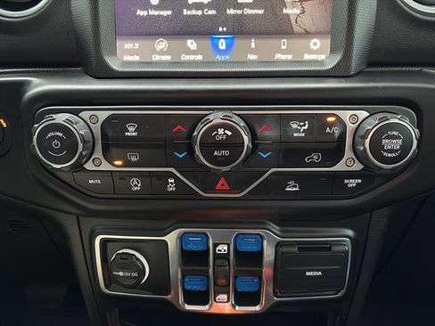 Used 2021 Jeep Gladiator Overland image 21