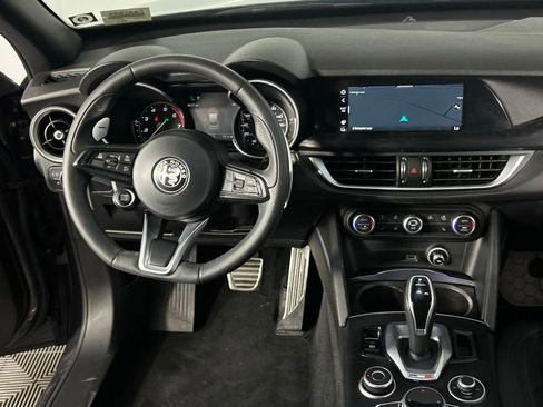 Used 2022 Alfa Romeo Stelvio Sprint image 13