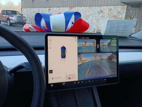 Used 2023 Tesla Model Y Long Range image 32